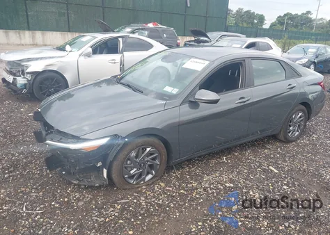 2024 Hyundai Elantra Sel z USA, uszkodzony, nr VIN KMHLM4DG4RU689798